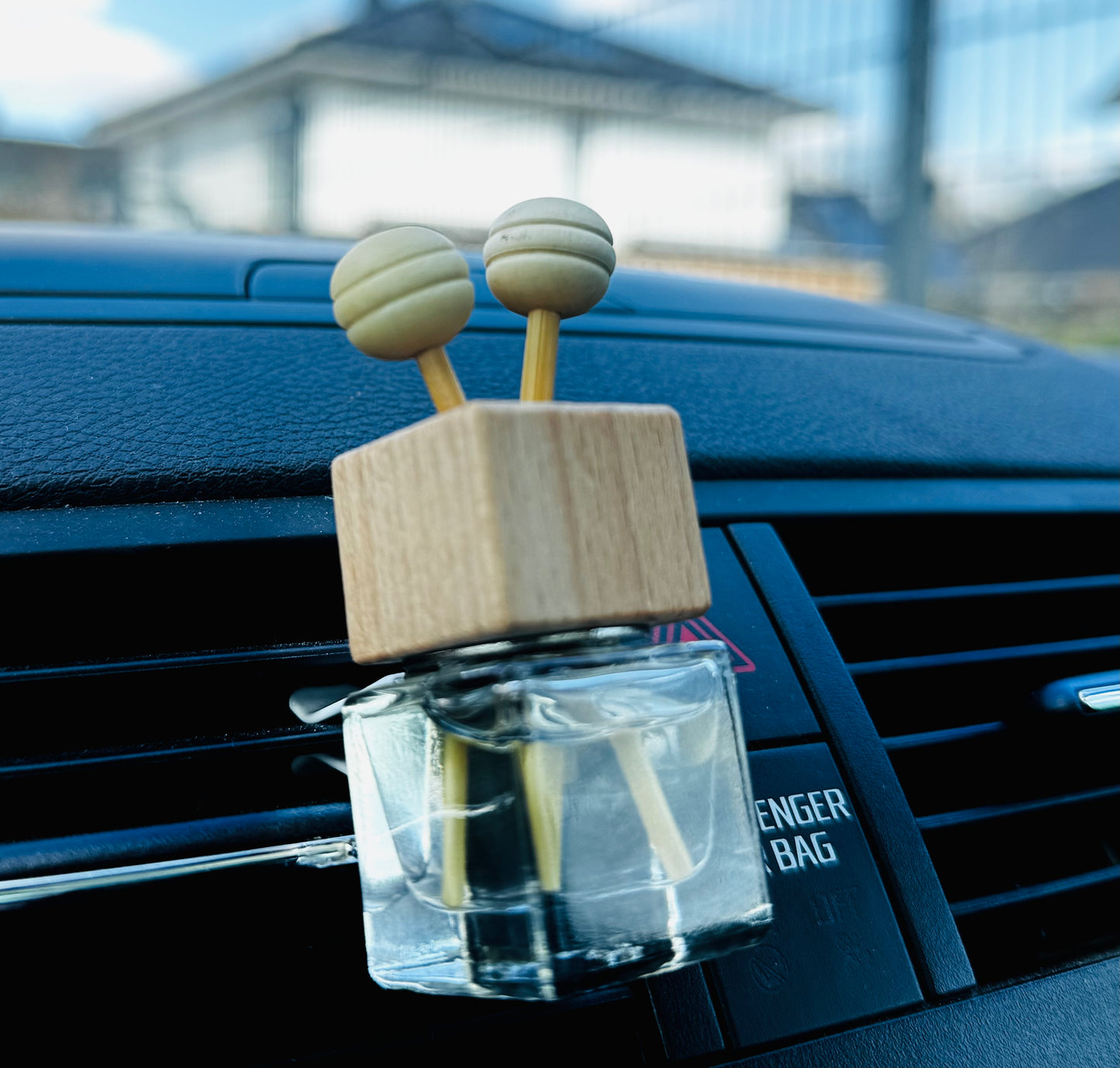 PURE ELEGANZ – Natürlicher Autoduft mit Holzdeckel
